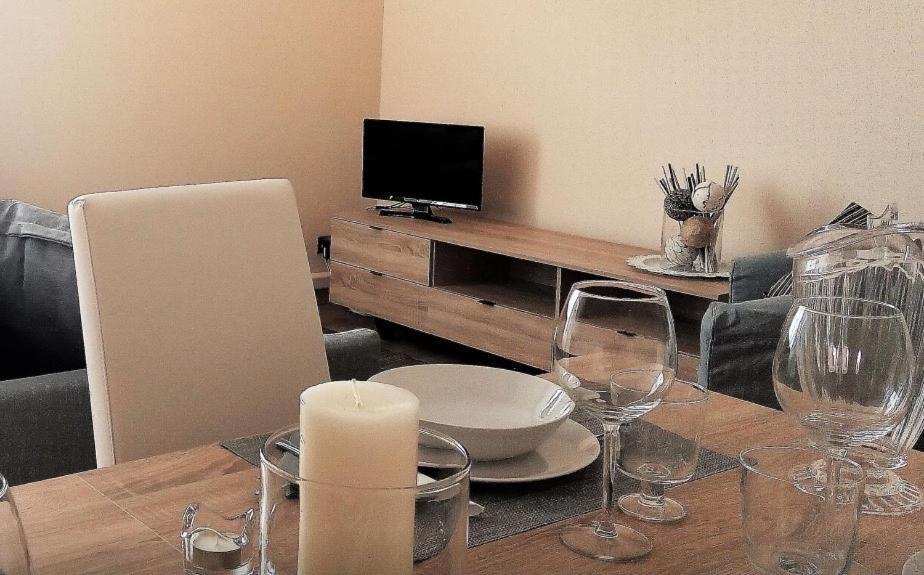 Lovely, Charming And Quiet Apartment In The Centre Air Conditioned And Free Private Garage โกโม ภายนอก รูปภาพ