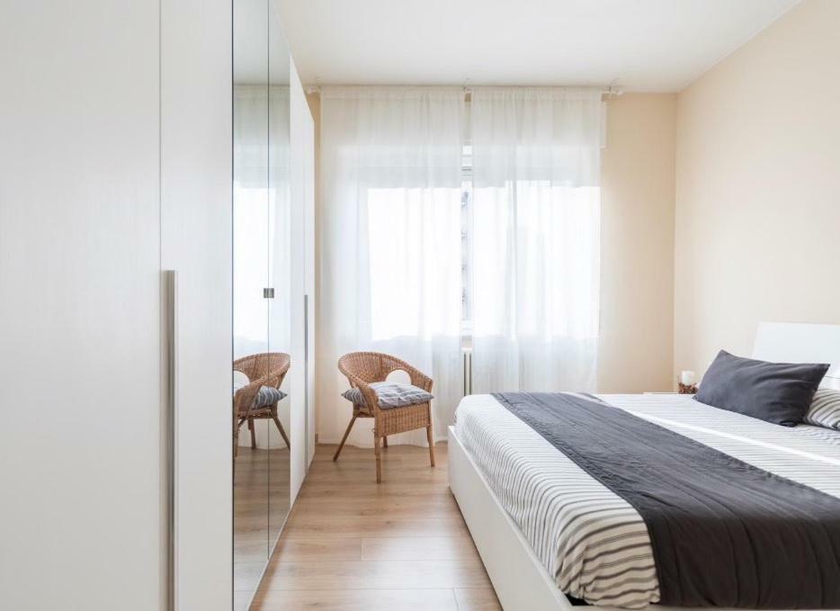 Lovely, Charming And Quiet Apartment In The Centre Air Conditioned And Free Private Garage โกโม ภายนอก รูปภาพ